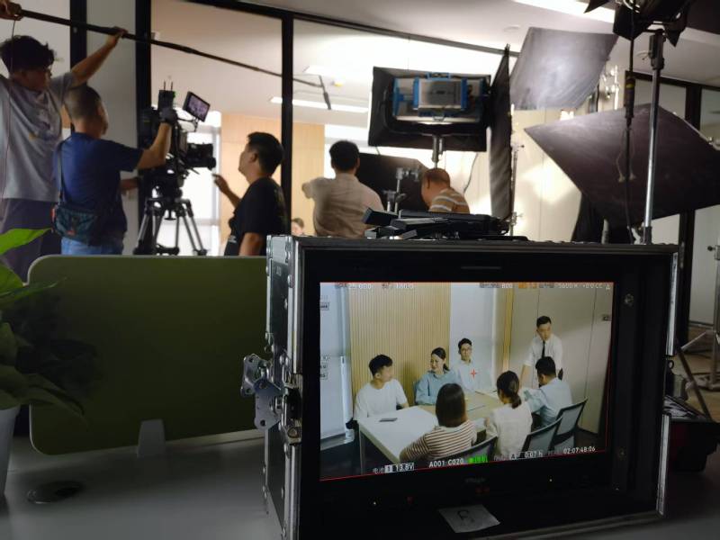 潮州TVC拍摄公司：科技产品视觉化大师，诠释未来感与功能美学